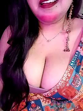 Suhanakhan00 online show from March 2026 06:50:02 AM