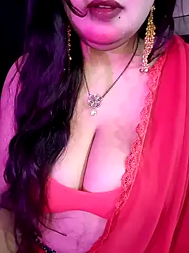 Suhanakhan00 online show from February 2026 07:06:01 AM