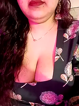 Suhanakhan00 online show from May 2026 11:30:02 AM