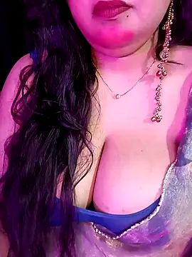 Suhanakhan00 online show from March 2026 06:41:01 PM