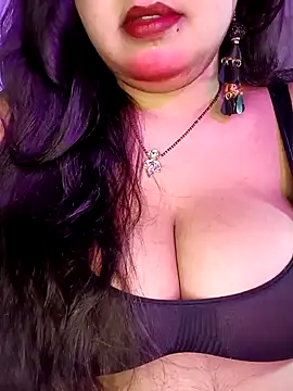 Snapshot of Suhanakhan00 chatting on October 2025 04:28:01 PM Suhanakhan00 online show from October 2025 04:28:01 PM
