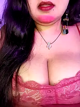 Suhanakhan00 online show from October 2025 03:55:02 PM