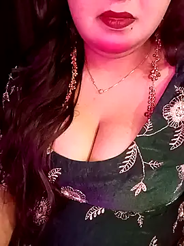 Suhanakhan00 online show from March 2026 07:33:02 AM