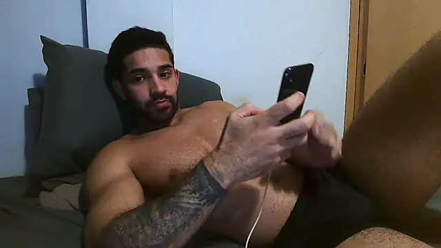 Snapshot of macho_fit chatting on May 2026 12:21:01 AM macho fit online show from May 2026 12:21:01 AM