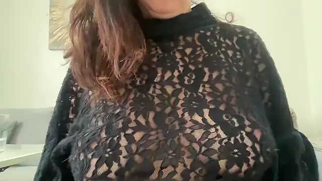 Snapshot of Serena_4you chatting on November 2025 03:38:01 PM Serena 4you online show from November 2025 03:38:01 PM