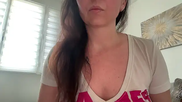 Serena 4you online show from April 2026 06:05:02 PM