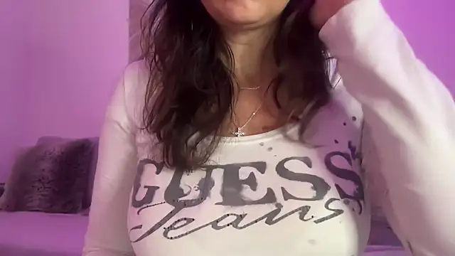 Snapshot of Serena_4you chatting on September 2025 09:11:02 PM Serena 4you online show from September 2025 09:11:02 PM