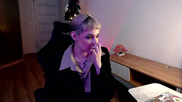 Snapshot of Princess_Shy___ chatting on February 2025 12:54:01 PM Princess Shy online show from February 2025 12:54:01 PM