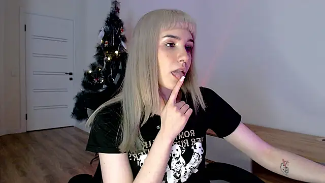 Snapshot of Princess_Shy___ chatting on February 2025 02:38:02 PM Princess Shy online show from February 2025 02:38:02 PM
