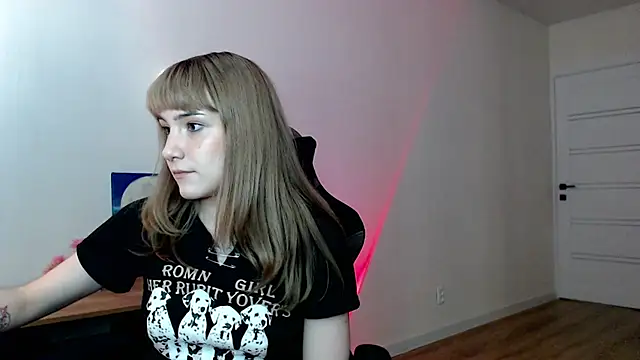 Snapshot of Princess_Shy___ chatting on March 2025 02:57:01 PM Princess Shy online show from March 2025 02:57:01 PM