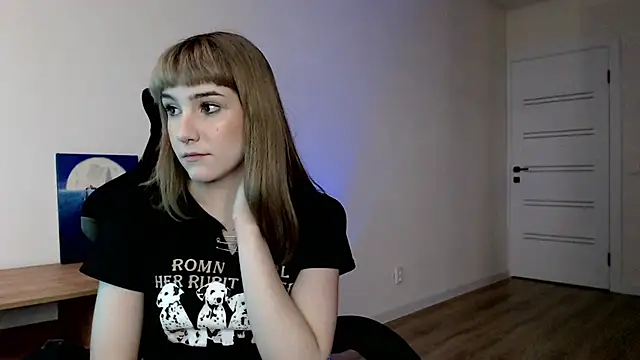 Snapshot of Princess_Shy___ chatting on March 2025 02:18:01 PM Princess Shy online show from March 2025 02:18:01 PM