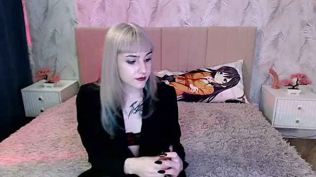 Snapshot of Princess_Shy___ chatting on January 2025 03:54:02 PM Princess Shy online show from January 2025 03:54:02 PM