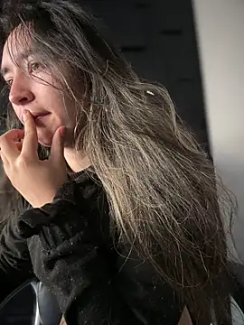 Sophie LS online show from April 2026 12:21:02 PM