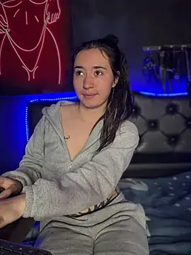 Sophie LS online show from June 2026 03:00:01 AM