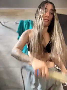 Sophie LS online show from November 2025 03:23:02 PM