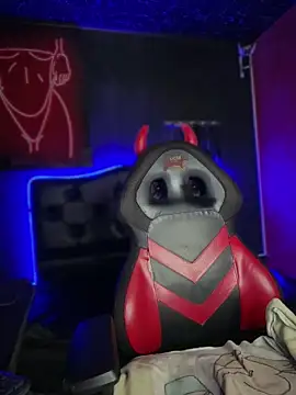 Sophie LS online show from April 2026 12:33:01 PM