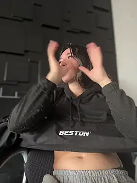 Sophie LS online show from January 2026 02:42:02 PM