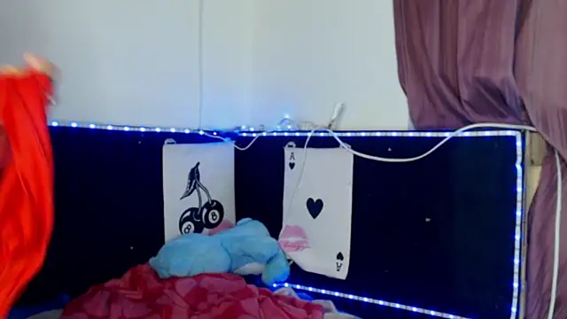 sarahtaylorr online show from May 2026 10:43:01 AM
