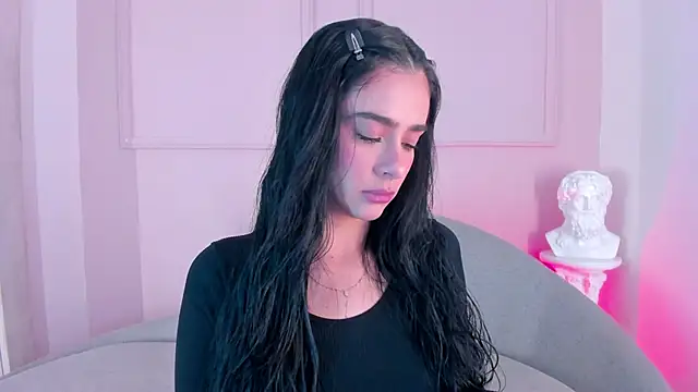 victoria milann online show from November 2025 01:33:02 PM