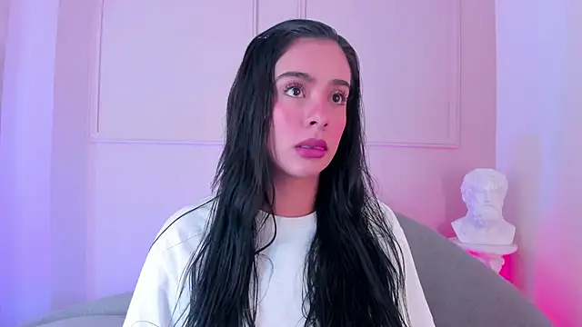 victoria milann online show from November 2025 02:39:01 PM