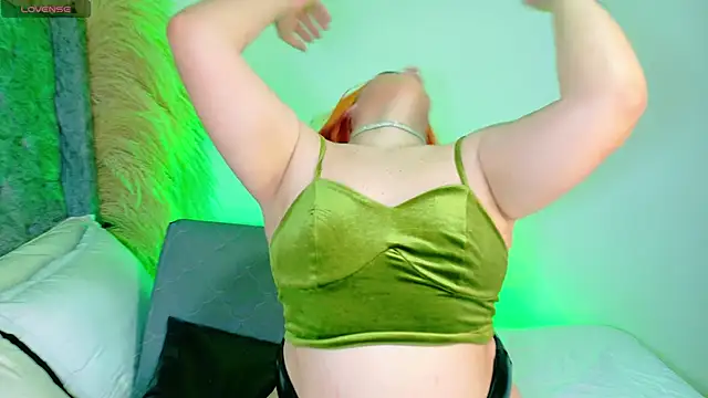 astridjonness online show from February 2026 08:29:02 PM