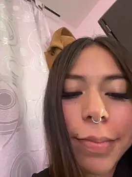sarawiliamx online show from May 2026 03:49:02 AM
