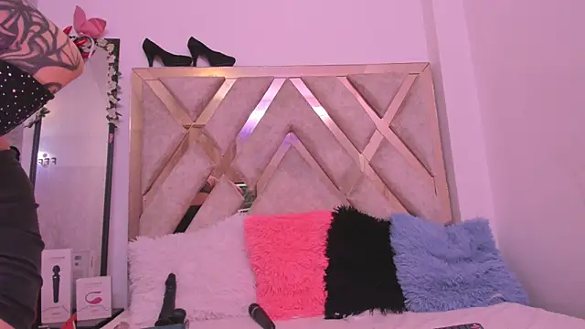 Snapshot of sarawiliamx chatting on November 2025 05:39:01 AM sarawiliamx online show from November 2025 05:39:01 AM