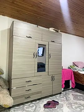 sarawiliamx online show from April 2026 10:00:02 PM