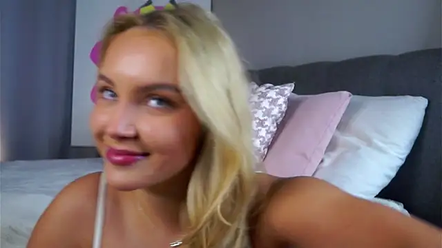 Snapshot of AftonConnett chatting on October 2025 01:07:02 AM AftonConnett online show from October 2025 01:07:02 AM