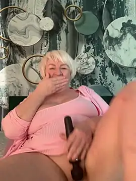 Laura Millf online show from February 2026 11:43:01 AM