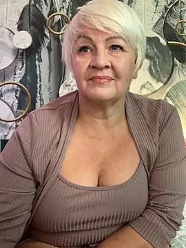 Snapshot of Laura_Millf chatting on September 2025 06:47:02 AM Laura Millf online show from September 2025 06:47:02 AM