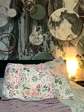 Snapshot of Laura_Millf chatting on November 2025 10:30:01 AM Laura Millf online show from November 2025 10:30:01 AM