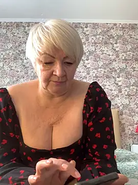 Snapshot of Laura_Millf chatting on March 2025 07:46:01 AM Laura Millf online show from March 2025 07:46:01 AM