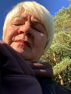 Snapshot of Laura_Millf chatting on September 2025 01:28:01 PM Laura Millf online show from September 2025 01:28:01 PM