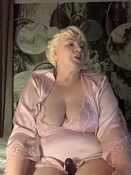 Laura Millf online show from March 2026 05:41:02 PM