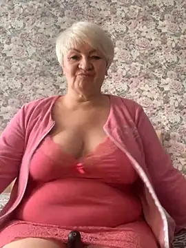 Snapshot of Laura_Millf chatting on February 2025 12:52:02 PM Laura Millf online show from February 2025 12:52:02 PM