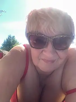 Laura Millf online show from June 2026 07:24:01 AM