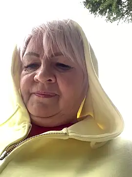 Laura Millf online show from April 2026 10:00:01 AM