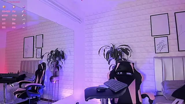 Lizzie-Evans online show from March 2026 12:10:02 PM