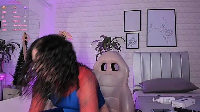 Lizzie-Evans online show from December 2025 12:08:01 PM