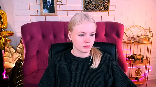 Snapshot of GraceGlamour chatting on September 2025 05:03:01 AM GraceGlamour online show from September 2025 05:03:01 AM