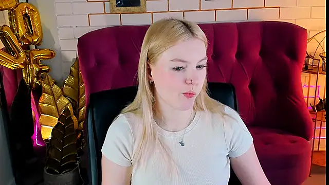 Snapshot of GraceGlamour chatting on March 2025 05:16:01 AM GraceGlamour online show from March 2025 05:16:01 AM