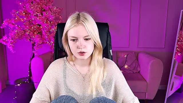 Snapshot of GraceGlamour chatting on September 2025 05:06:02 AM GraceGlamour online show from September 2025 05:06:02 AM