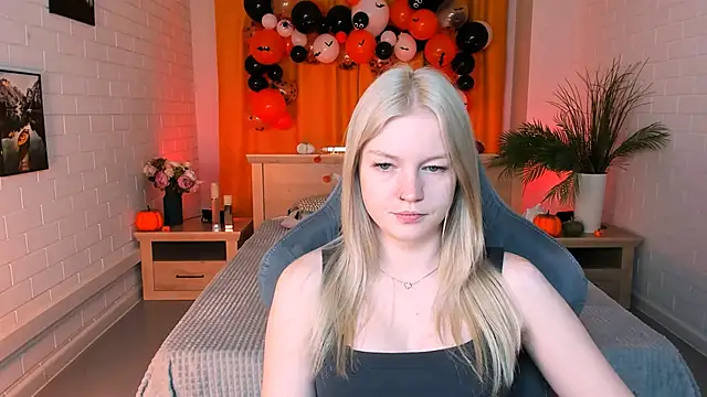 Snapshot of GraceGlamour chatting on October 2025 05:07:01 AM GraceGlamour online show from October 2025 05:07:01 AM