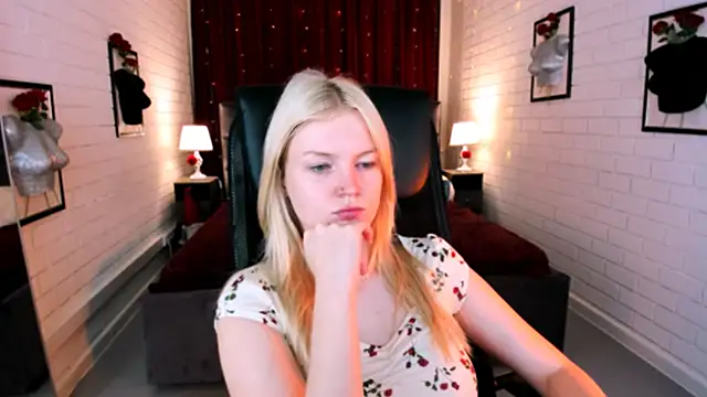 Snapshot of GraceGlamour chatting on September 2025 05:08:01 AM GraceGlamour online show from September 2025 05:08:01 AM