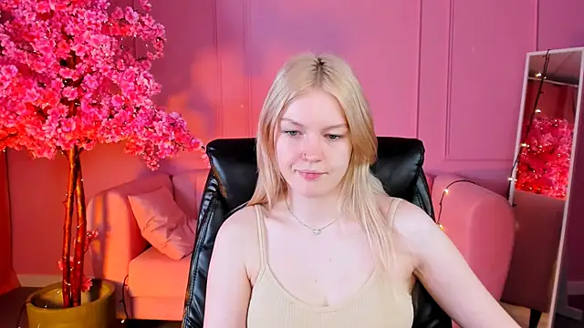 Snapshot of GraceGlamour chatting on February 2025 05:40:01 AM GraceGlamour online show from February 2025 05:40:01 AM