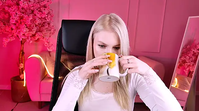 GraceGlamour online show from November 2025 01:04:02 PM