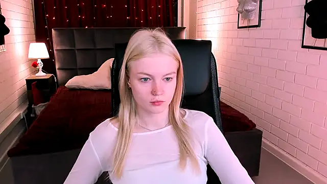 Snapshot of GraceGlamour chatting on September 2025 05:03:01 AM GraceGlamour online show from September 2025 05:03:01 AM