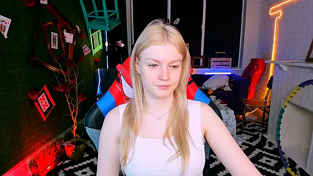 Snapshot of GraceGlamour chatting on February 2025 05:13:02 AM GraceGlamour online show from February 2025 05:13:02 AM