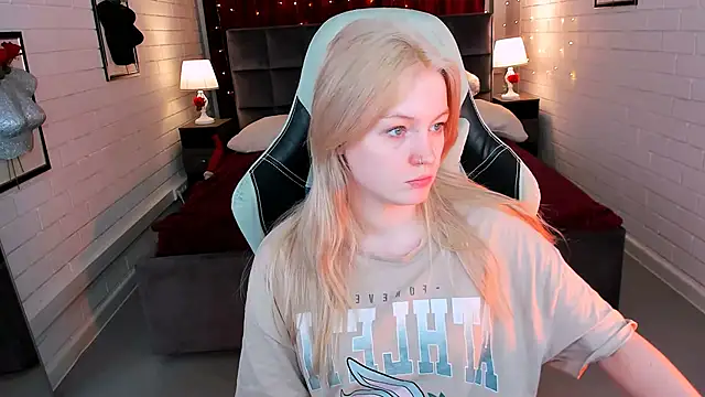 Snapshot of GraceGlamour chatting on March 2025 08:15:01 AM GraceGlamour online show from March 2025 08:15:01 AM